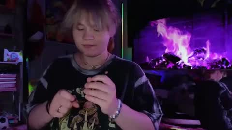 cutiepiespanks online show from July 23, 3:15 am