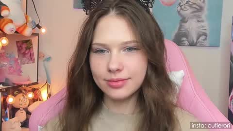 Snapshot of cutierori chatting on February 26, 8:28 am Rori  Instagram cutierori  online show from February 26, 8:28 am