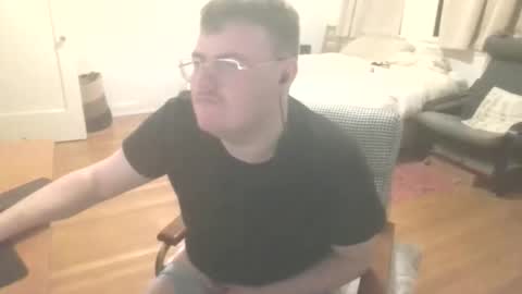 Walker online show from April 11, 11:53 pm