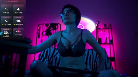 Lily Goddess online show from December 4, 2:33 am