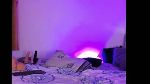 cynthiaa33 online show from February 19, 3:06 am