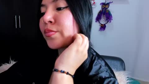 Ailyn  online show from March 8, 9:40 pm