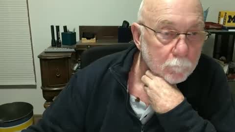 Snapshot of dack47 chatting on December 3, 4:20 am dack47 online show from December 3, 4:20 am