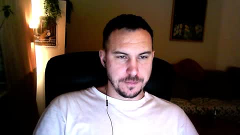 DadBodStephen online show from December 16, 3:32 pm