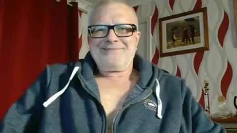 Brian ... online show from November 12, 8:55 pm