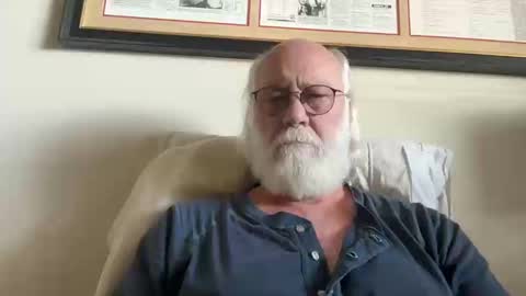 Snapshot of daddy341177 chatting on February 20, 5:52 pm daddy341177 online show from February 20, 5:52 pm