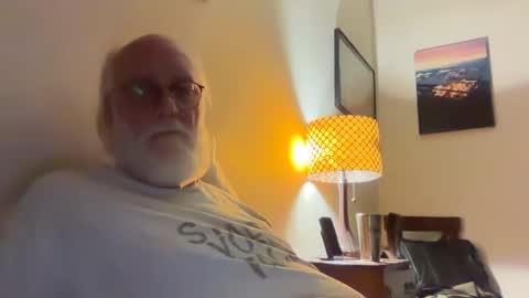 Snapshot of daddy341177 chatting on October 2, 4:00 am daddy341177 online show from October 2, 4:00 am