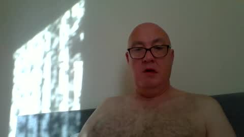 Snapshot of daddyhere4uall6 chatting on October 26, 8:37 am daddyhere4uall6 online show from October 26, 8:37 am