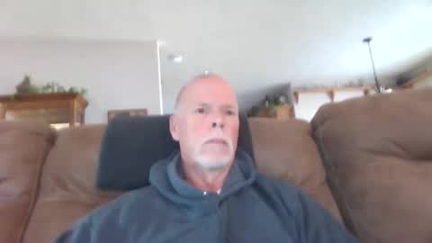 Snapshot of daddysmk chatting on October 17, 3:05 pm daddysmk online show from October 17, 3:05 pm