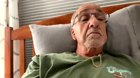Snapshot of daddyweis chatting on October 8, 1:46 am daddyweis online show from October 8, 1:46 am