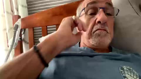 Snapshot of daddyweis chatting on October 10, 3:34 am daddyweis online show from October 10, 3:34 am
