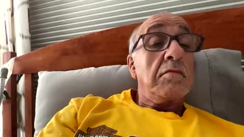 Snapshot of daddyweis chatting on October 1, 1:59 am daddyweis online show from October 1, 1:59 am