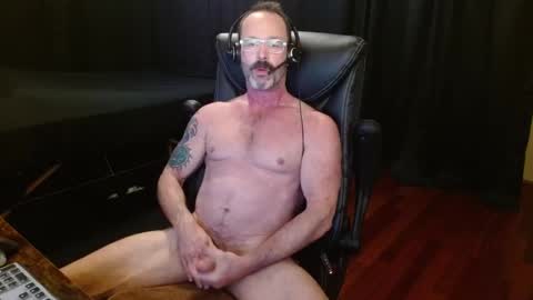 Snapshot of dadthebatehound chatting on September 12, 4:25 am Call me Dad or Hound online show from September 12, 4:25 am