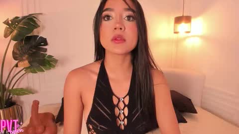 dafne_hillss online show from February 6, 11:57 am