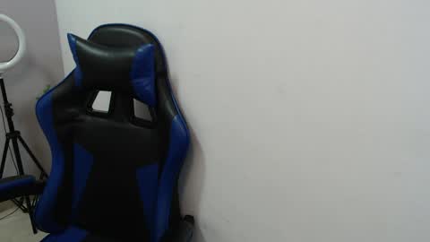 Dafne online show from April 10, 1:05 pm