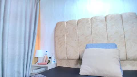 dafne_quenn online show from February 24, 1:14 pm