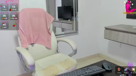 Snapshot of dahian_carter chatting on October 2, 12:15 pm Dahian  online show from October 2, 12:15 pm