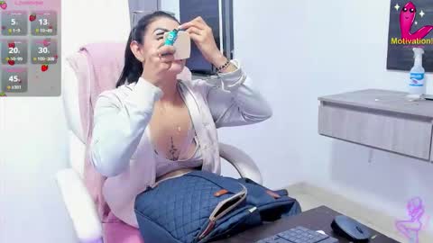 Snapshot of dahian_carter chatting on September 26, 12:57 pm Dahian  online show from September 26, 12:57 pm