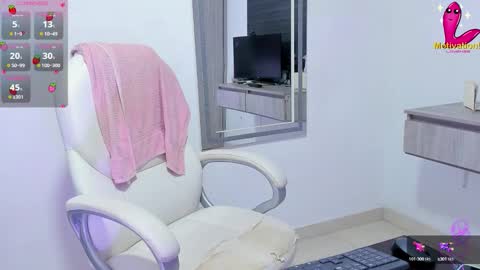 Snapshot of dahian_carter chatting on September 25, 12:23 pm Dahian  online show from September 25, 12:23 pm