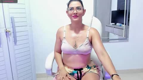 Snapshot of dahian_carter chatting on October 9, 12:32 pm Dahian  online show from October 9, 12:32 pm