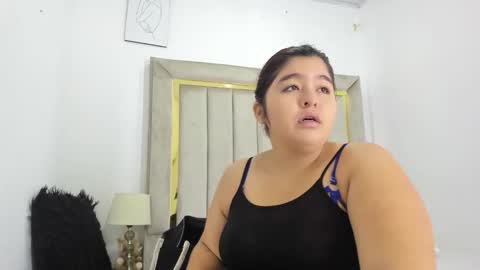 Dahlialee online show from February 24, 12:30 pm