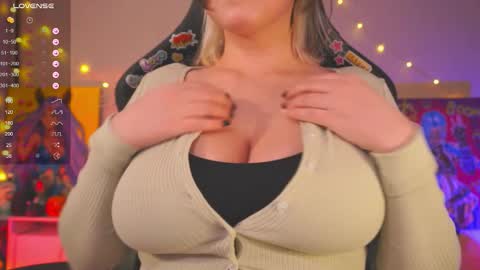 Snapshot of daien_halpert chatting on October 3, 9:34 pm Cute DianaOnline mostly at 8pm-0000 am UK TimeTuesday and Wednesday off online show from October 3, 9:34 pm