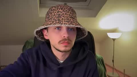 Daimon  online show from March 9, 8:52 pm