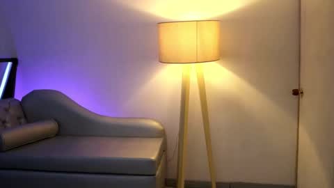 Lauren            online show from September 15, 1:12 pm