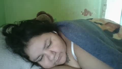 daisnconfusion_ online show from December 17, 4:43 pm