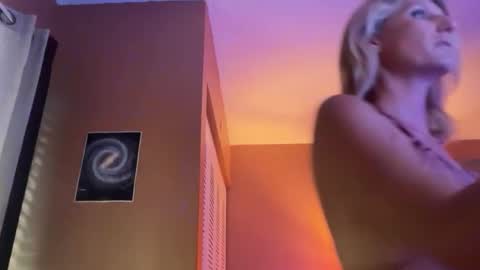 Daisy137 online show from January 6, 4:33 pm