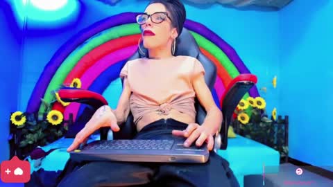 daisy_jonexxx22 online show from April 7, 4:14 am