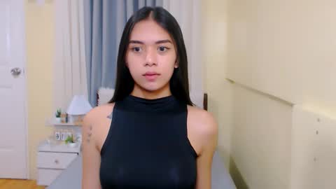 daisy_ree online show from December 17, 3:35 am