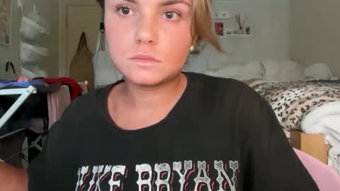 daisydivine42840 online show from February 9, 10:23 pm