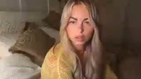 Daisy Dreams online show from August 2, 9:38 pm