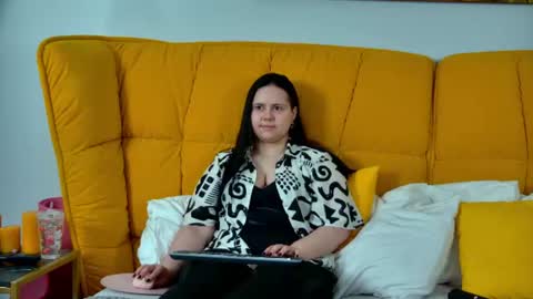 DaisyHarts online show from June 23, 4:57 pm