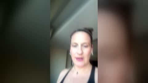 daisymae0017 online show from June 3, 10:48 pm
