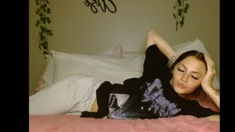 daisyparkerxo online show from June 14, 2:35 am