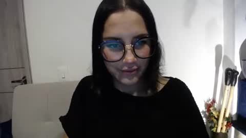 IG  dakotasofiaa online show from January 29, 5:51 am