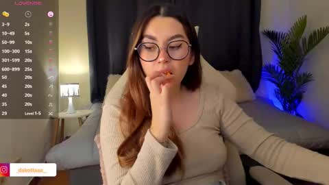 Snapshot of dakottaa__ chatting on October 21, 11:52 pm dakottaa__ online show from October 21, 11:52 pm