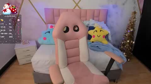 Liz online show from December 2, 6:39 pm