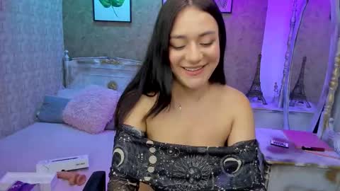 Snapshot of dali_collin chatting on September 16, 2:31 pm dali_collin online show from September 16, 2:31 pm