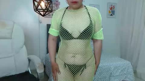 Snapshot of dalila_22 chatting on October 16, 5:45 pm Dalila online show from October 16, 5:45 pm