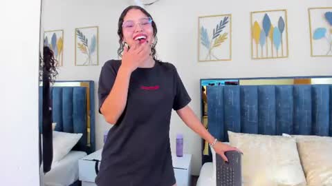 Dali Luu  online show from July 17, 9:17 pm