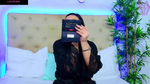 daliyaa_ online show from November 10, 1:36 pm