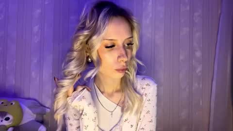 dallaspember online show from December 15, 2:13 pm