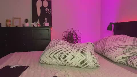 dalmatian_girl online show from December 14, 8:04 pm