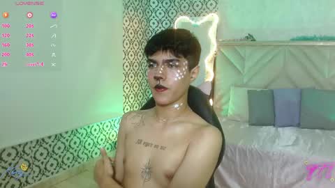damian_tay online show from June 7, 11:48 am