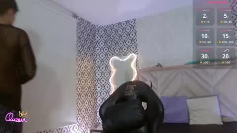 damian_tay online show from June 11, 11:41 am