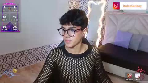 damian_tay1 online show from June 20, 12:00 pm