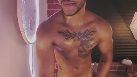 instagram damiannreed. online show from February 5, 7:53 pm